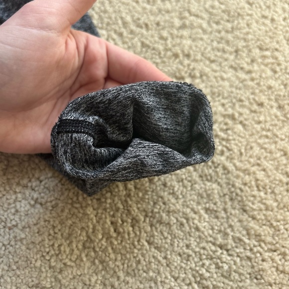 Lululemon grey and white leggings - Picture 5 of 6